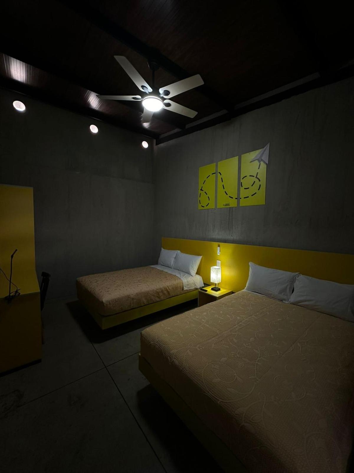 Check Inn Hostal Aeropuerto Gdl Las Pintas Bagian luar foto